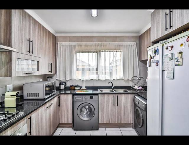 3 BEDROOM TOWNHOUSE FOR SALE IN BRACKENDOWNS